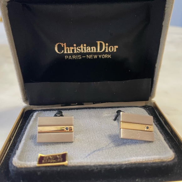 COPY - Used Christian Dior Cuff links- Silver with authentic Sapphire stones on… - Picture 1 of 7